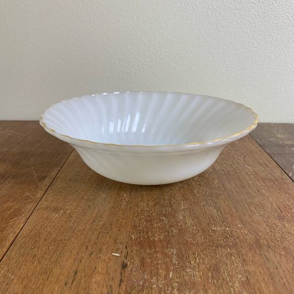 Anchor Hocking Vintage 50’s White Milk Glass Swirl Gold Trim Round Serving Bowl - Picture 5 of 8